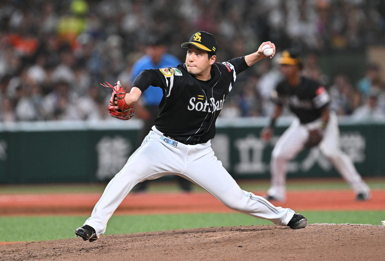 西武対ソフトバンク　5回裏、ソフトバンク3番手で登板する大江（撮影・滝沢徹郎）