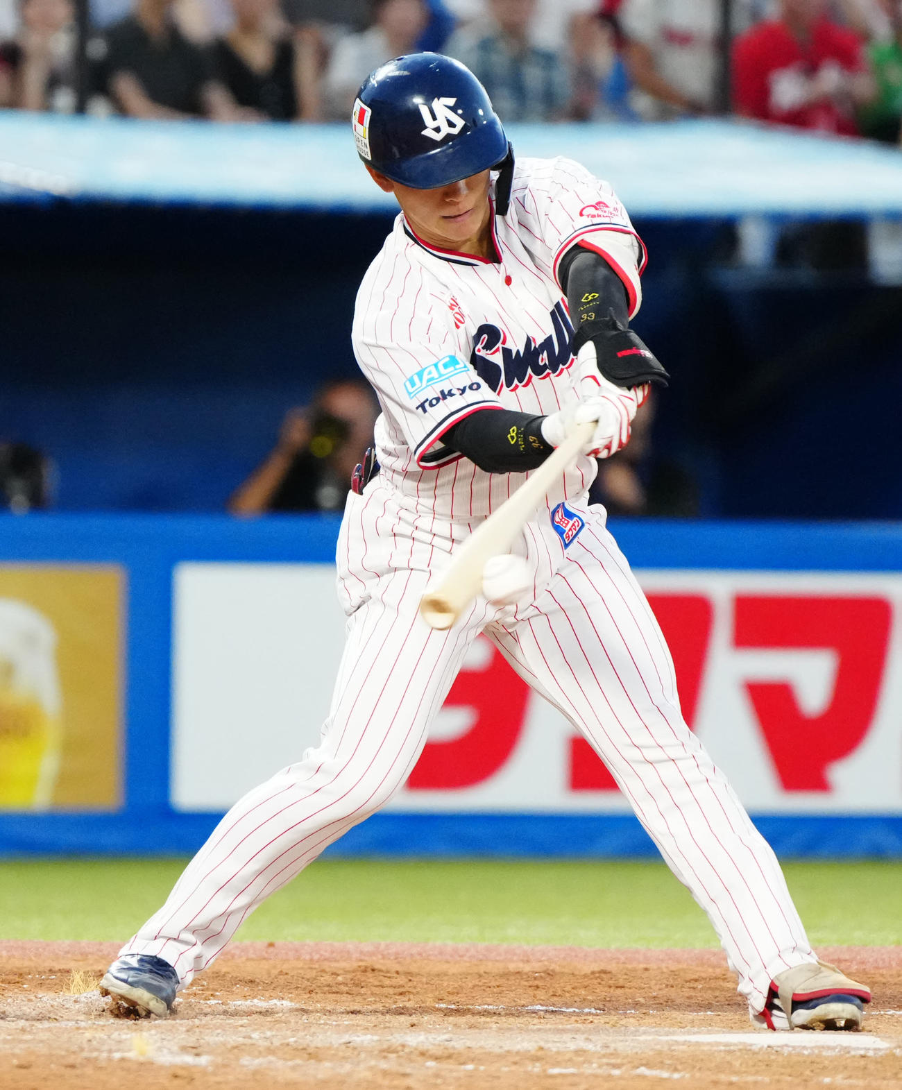 ヤクルト対広島　2回裏ヤクルト2死一、二塁、右前打を放つ内山（撮影・江口和貴）