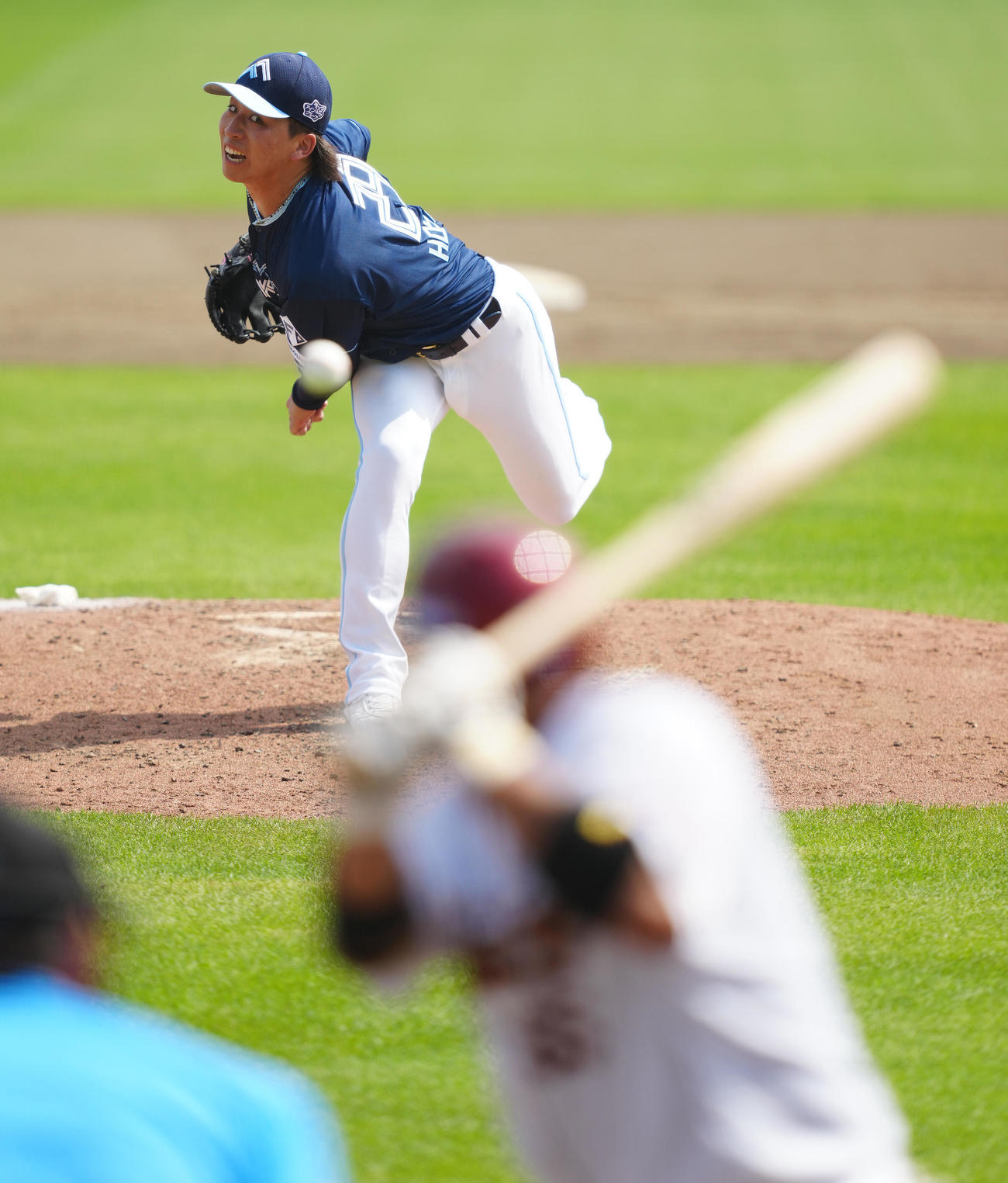 楽天対日本ハム　先発し力投する日本ハム細野（撮影・鈴木みどり）