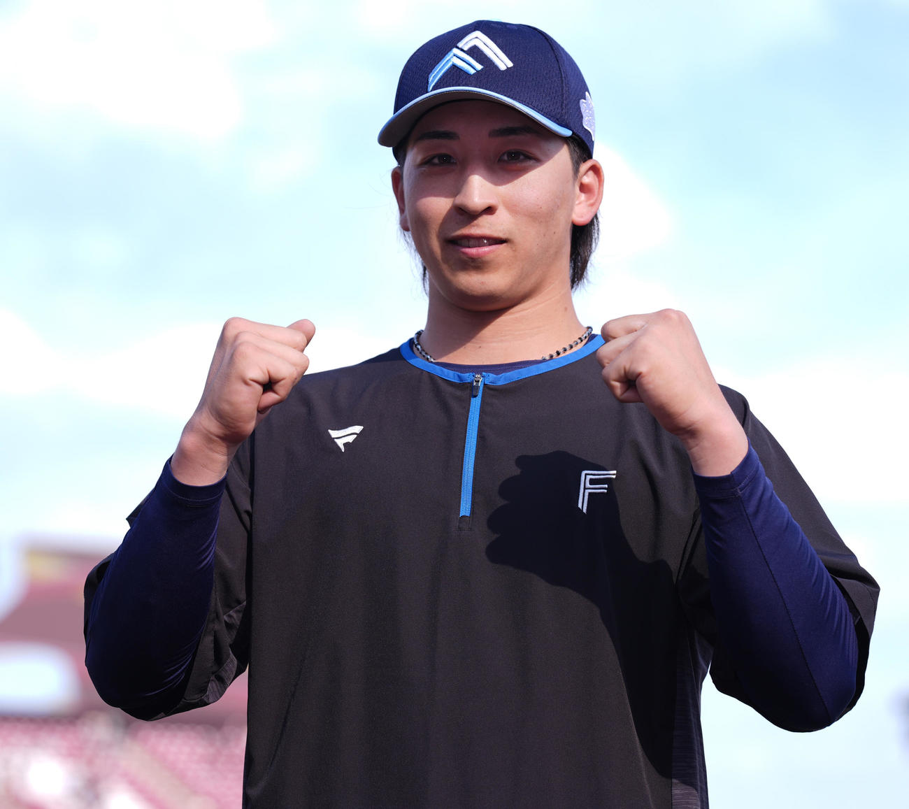 楽天対日本ハム　ヒーローインタビュー後、ガッツポーズする日本ハム細野（撮影・鈴木みどり）