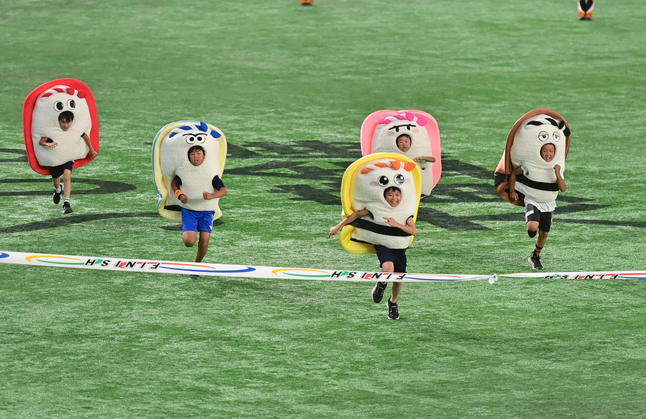 巨人対阪神　すしレースはたまごが勝利（撮影・清水貴仁）
