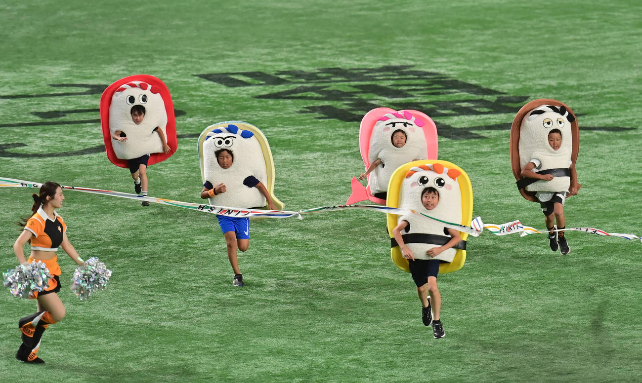 巨人対阪神　すしレースはたまごが勝利（撮影・清水貴仁）