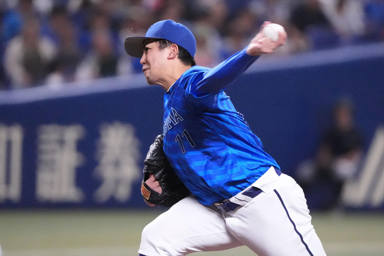 中日対DeNA 3回裏、力投するDeNA先発の東（撮影・森本幸一）