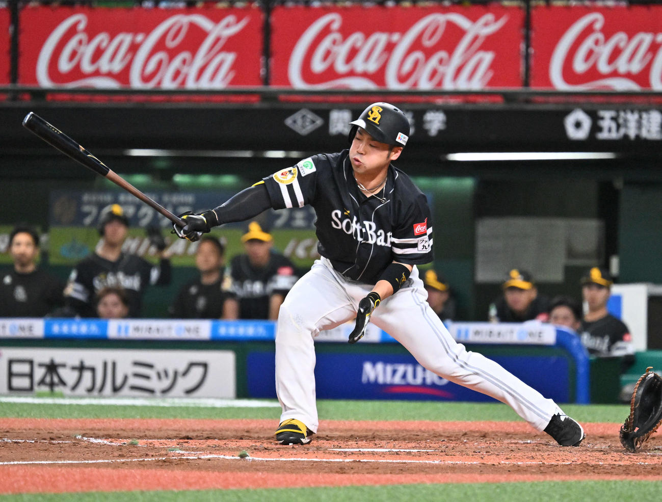 西武対ソフトバンク　3回表ソフトバンク1死三塁、近藤は右前適時打を放つ（撮影・滝沢徹郎）