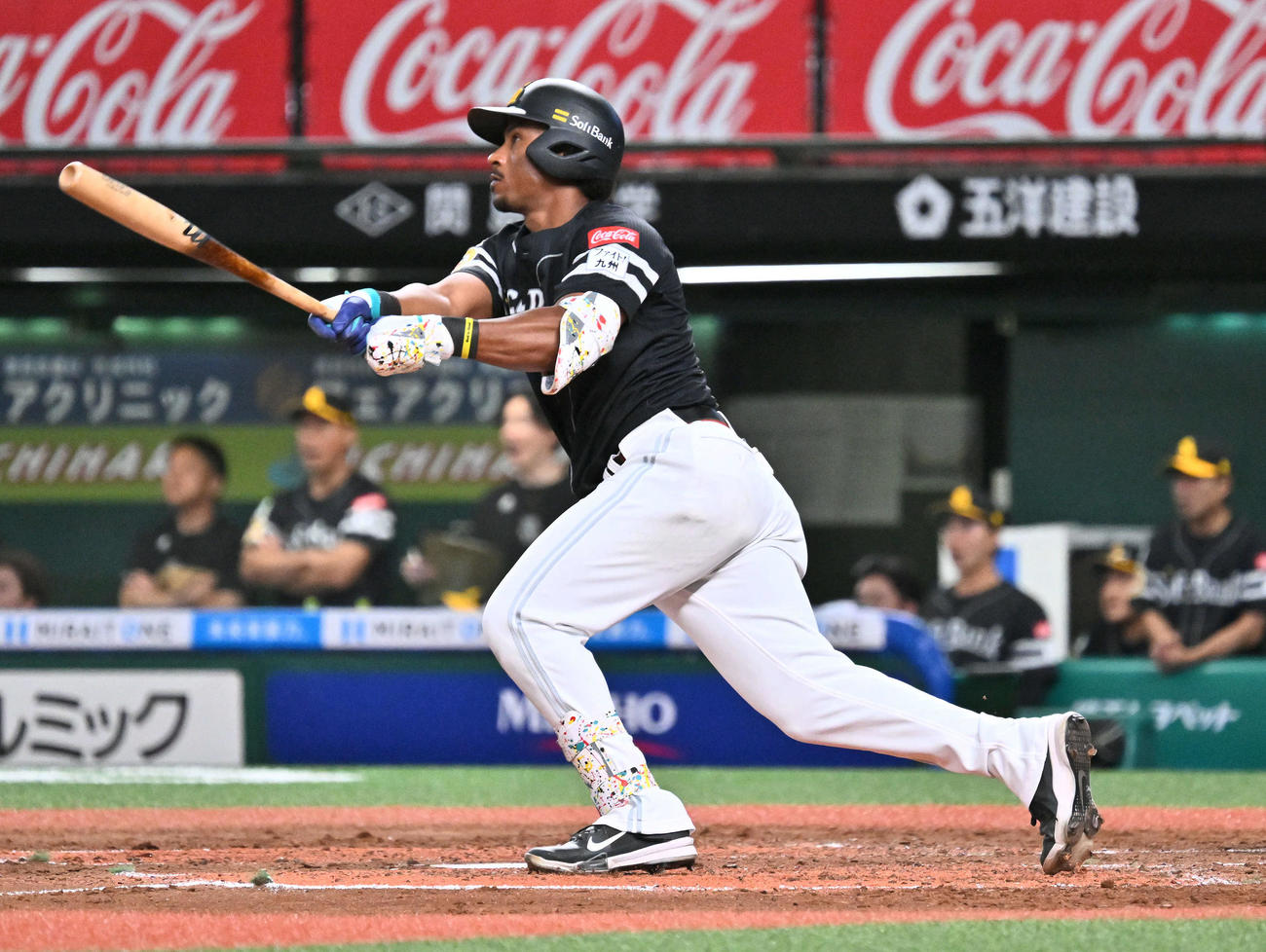 西武対ソフトバンク　3回表ソフトバンク1死二、三塁、ダウンズは2点適時三塁打を放つ（撮影・滝沢徹郎）