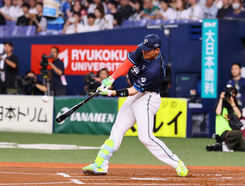 全パ対全セ　本塁打競争で本塁打を放つ全パ清宮（撮影・藤尾明華）