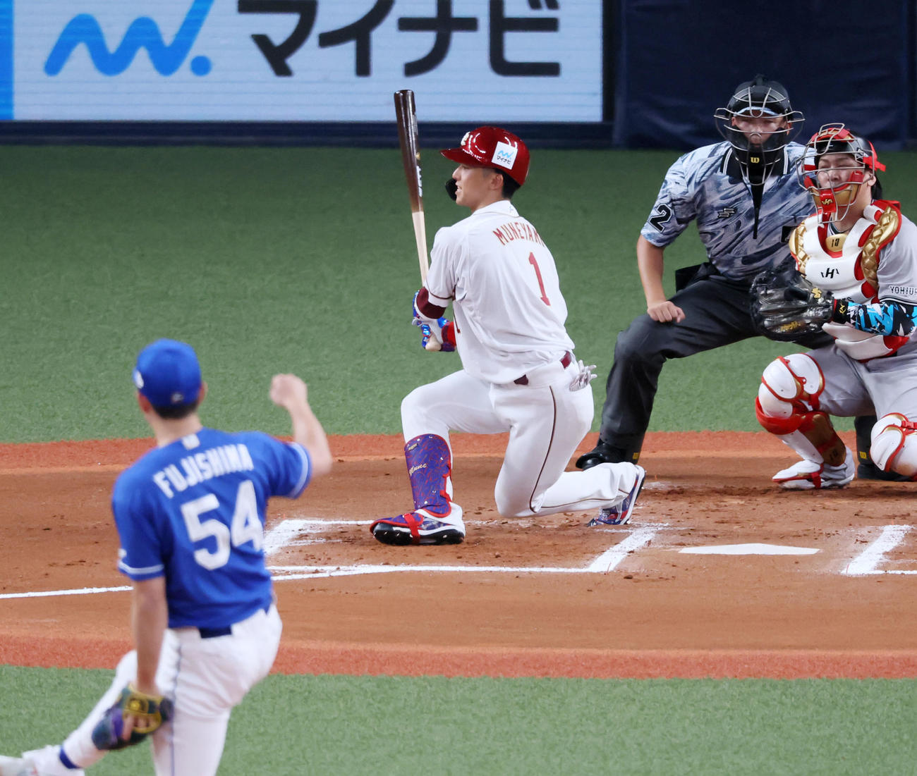 全パ対全セ　6回裏全パ1死、代打宗山は三振に倒れる。投手藤嶋（撮影・加藤哉）