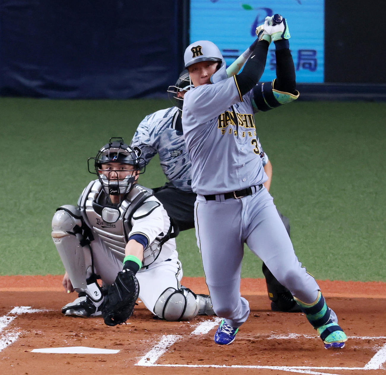 全パ対全セ　2回表全セ無死、大山は中前打を放つ（撮影・加藤哉）