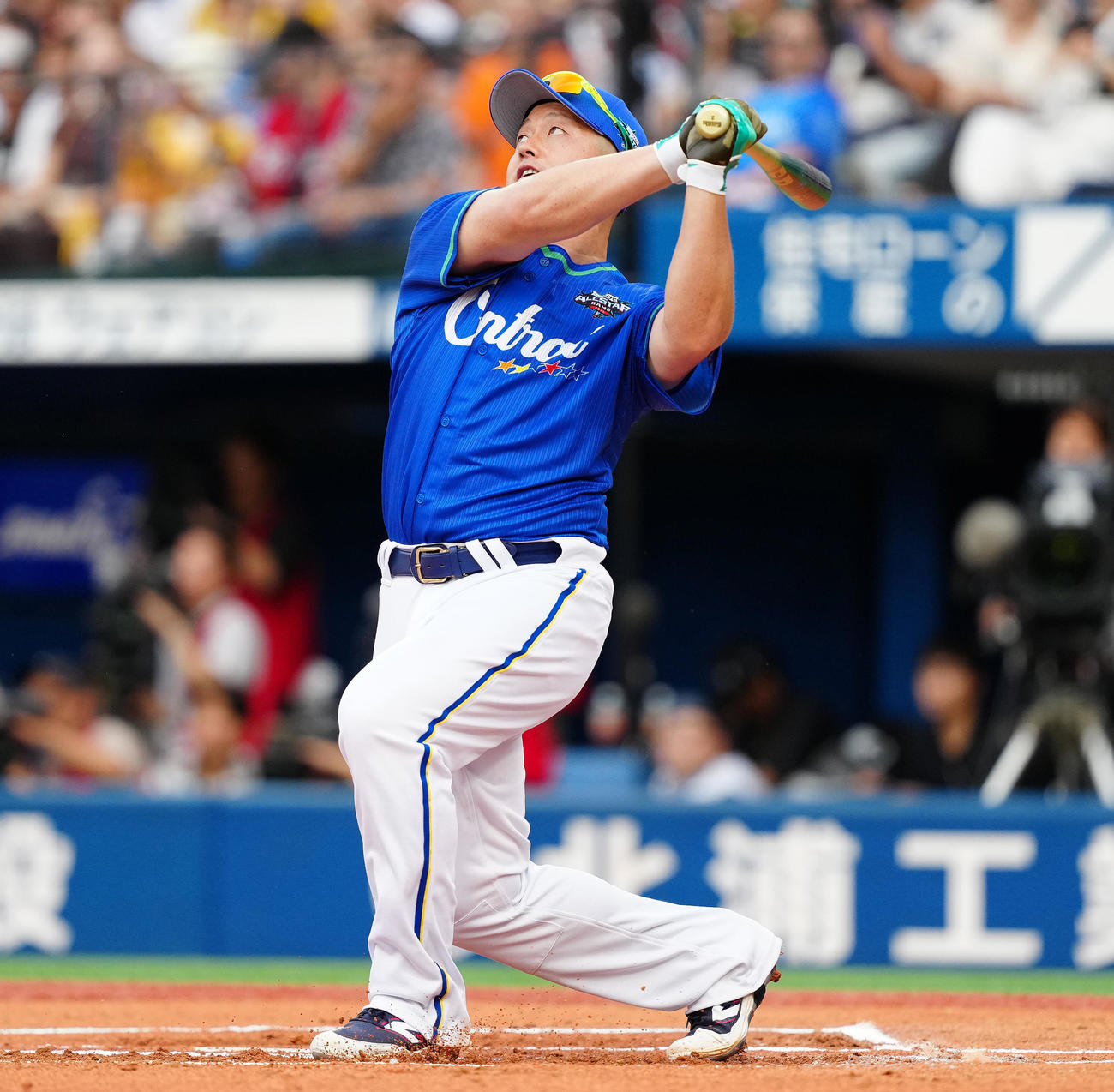 全セ対全パ　ホームランダービー準決勝で本塁打を放つDeNA牧（撮影・鈴木みどり）