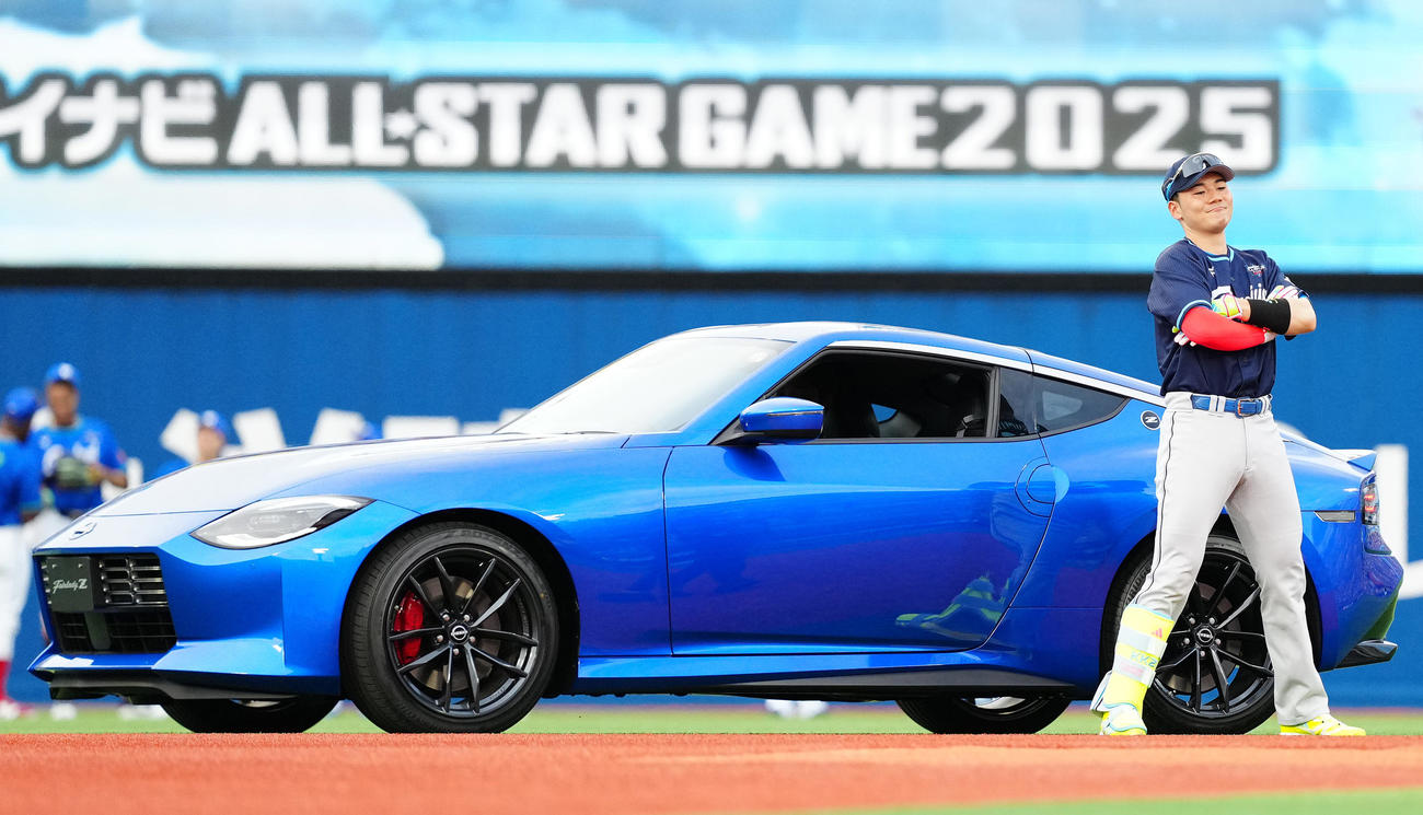 全セ対全パ　車に乗ってホームランダービーに登場した日本ハム清宮幸（撮影・鈴木みどり）