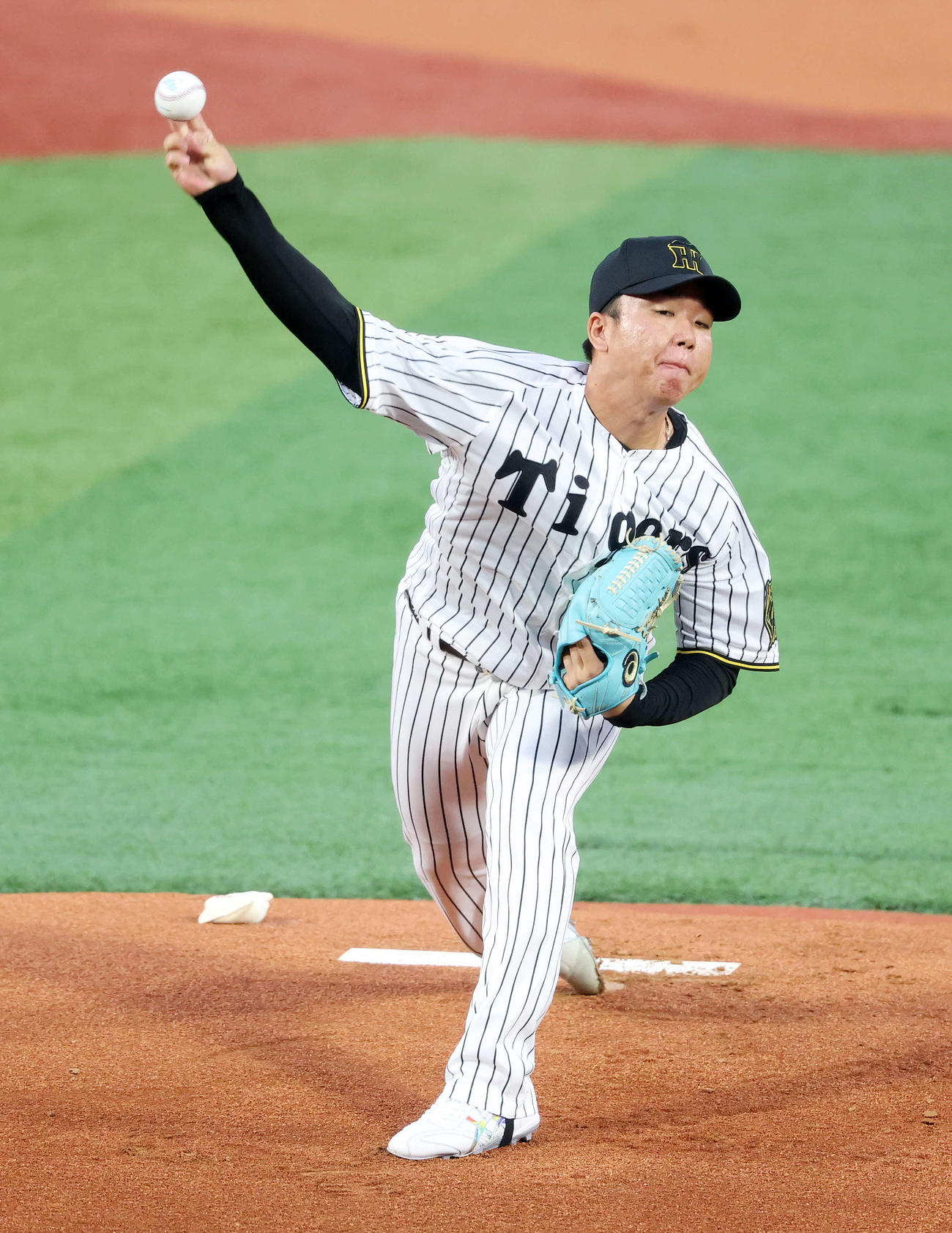 全セ対全パ　力投する全セ村上（撮影・鈴木正人）