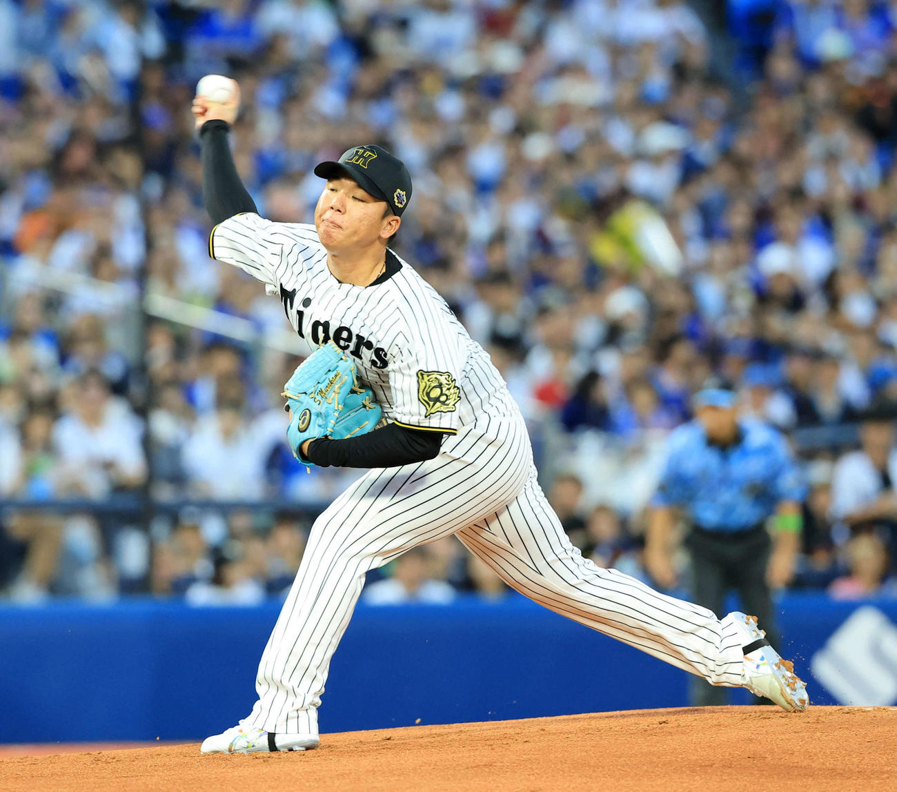 全セ対全パ　力投する全セ先発の村上（撮影・浅見桂子）