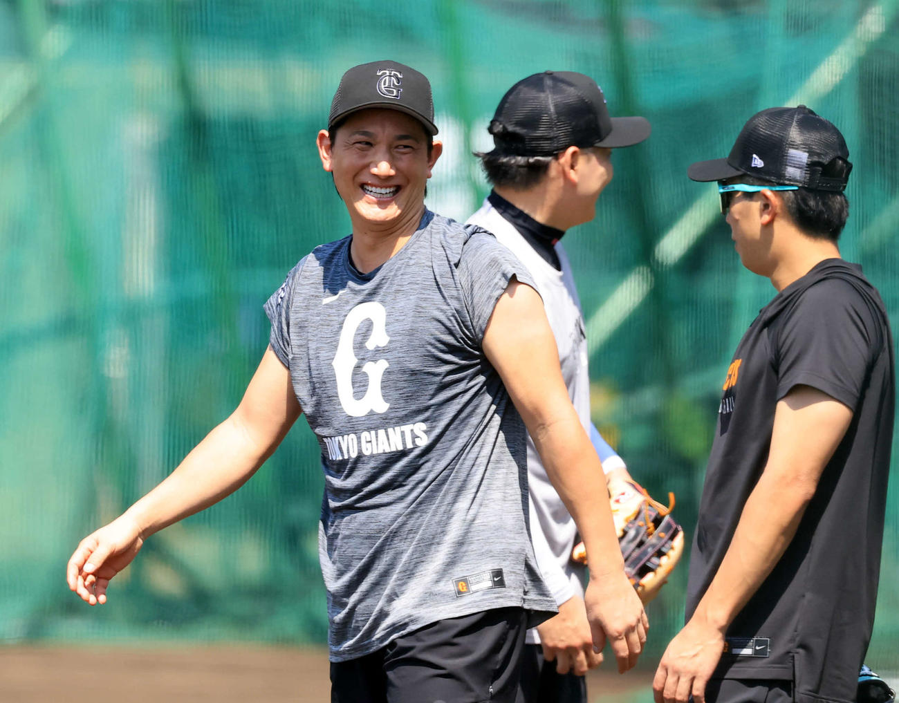 練習中、笑顔の巨人小林（撮影・浅見桂子）