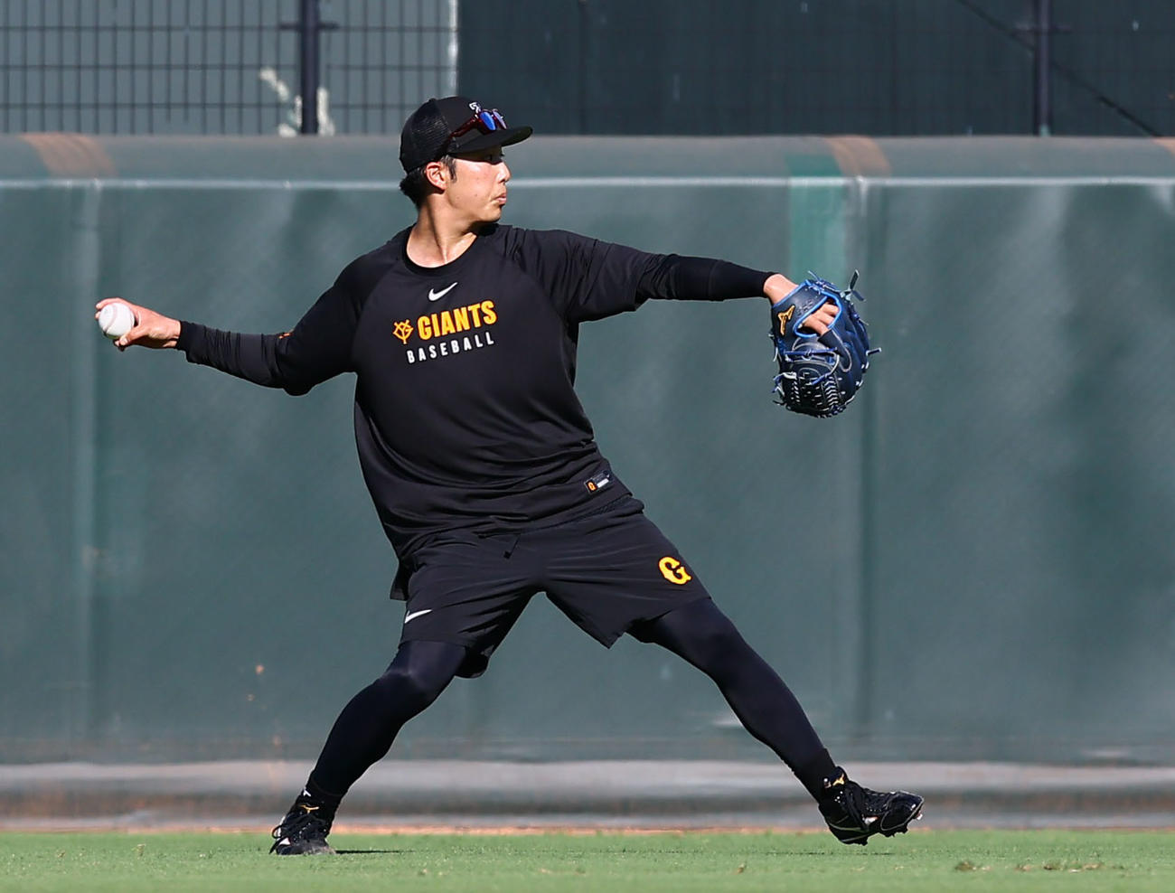 広島対巨人　キャッチボールをする巨人赤星（撮影・藤尾明華）