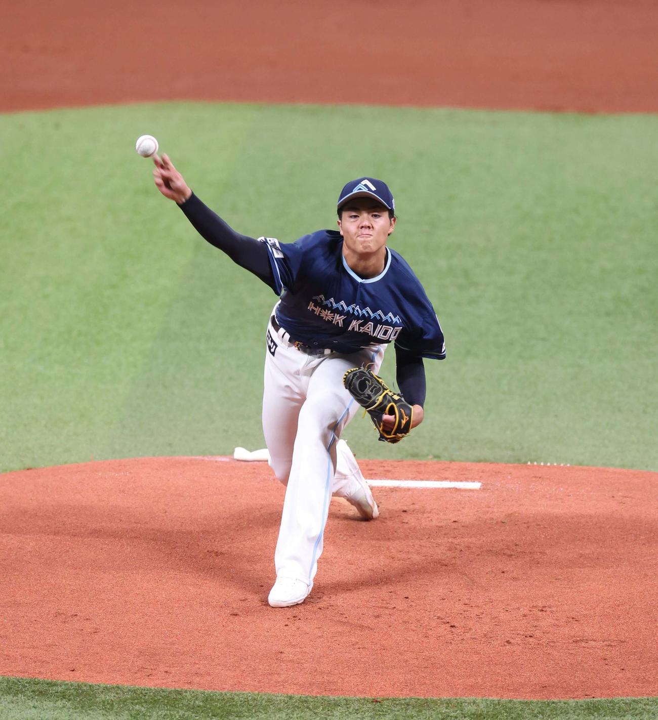 日本ハム対ロッテ　日本ハム先発の柴田（撮影・黒川智章）