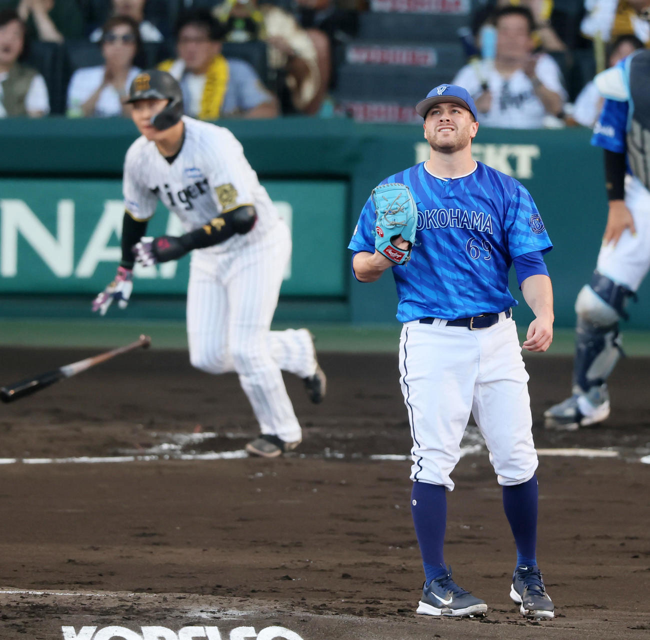 阪神対DeNA 1回裏阪神2死一、三塁、ケイは大山に中前適時打を打たれ失点（撮影・加藤哉）