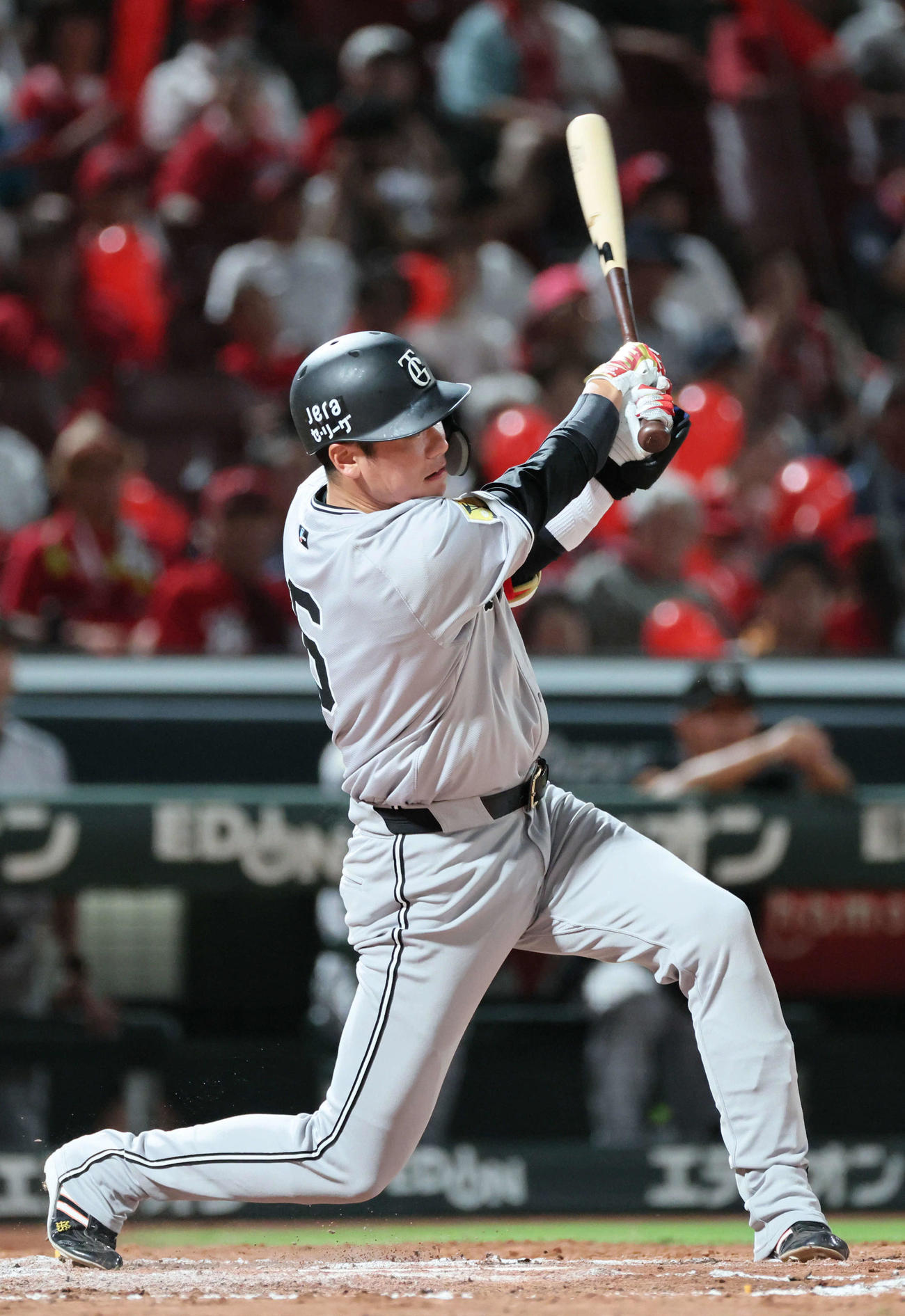 広島対巨人　7回表巨人2死二塁、代打の坂本は適時二塁打を放つ（撮影・加藤孝規）