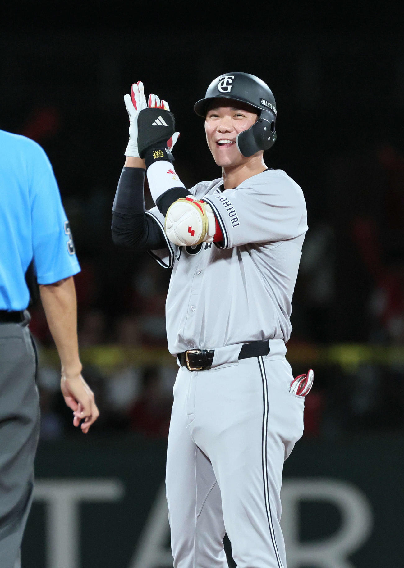 広島対巨人　7回表巨人2死二塁、代打の坂本は適時二塁打を放つ（撮影・加藤孝規）