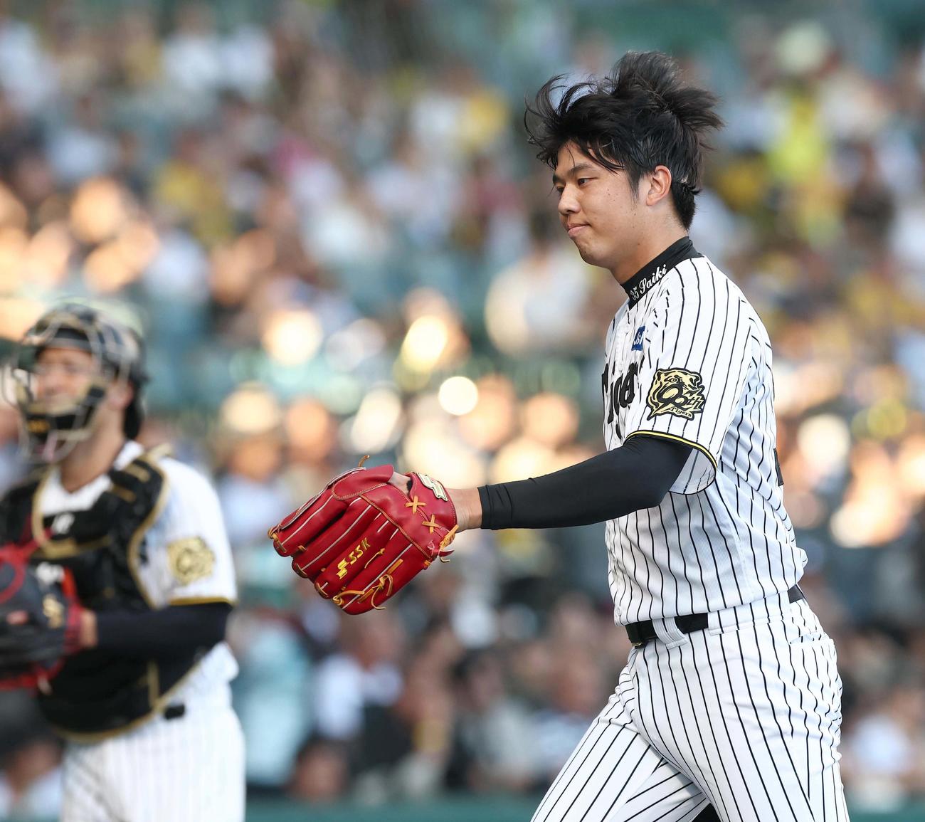 阪神対DeNA 1回表DeNA2死三塁、才木は牧から三振を奪う（撮影・上田博志）