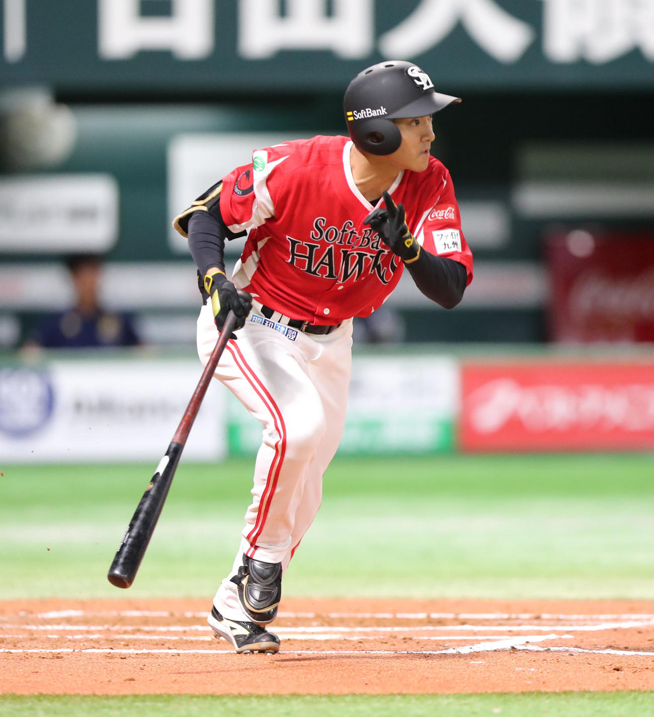 ソフトバンク対オリックス　6回裏ソフトバンク1死一、二塁、柳町は右前に同点適時打を放つ（撮影・梅根麻紀）