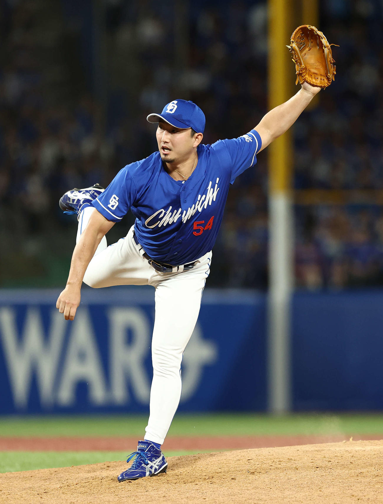 ヤクルト対中日　7回裏、2番手で登板する藤嶋（撮影・河田真司）