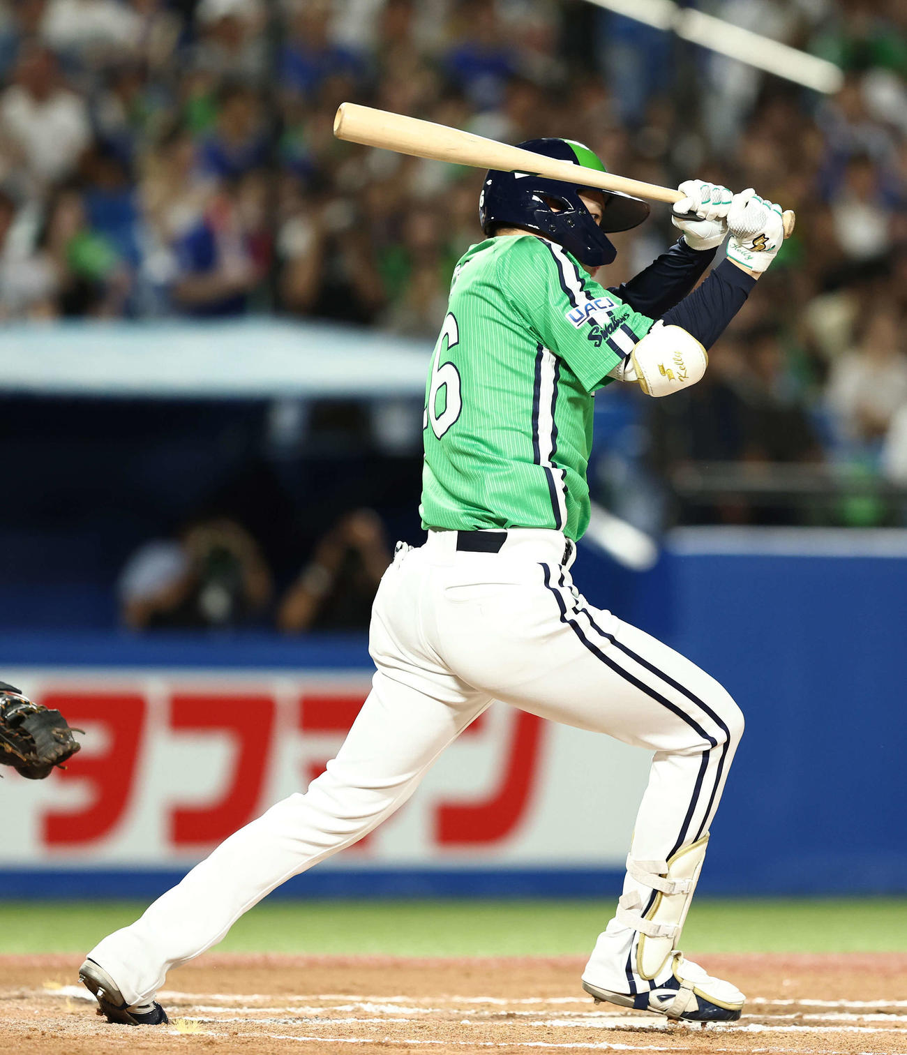 ヤクルト対中日　6回裏ヤクルト無死、右前打を放つ太田（撮影・河田真司）