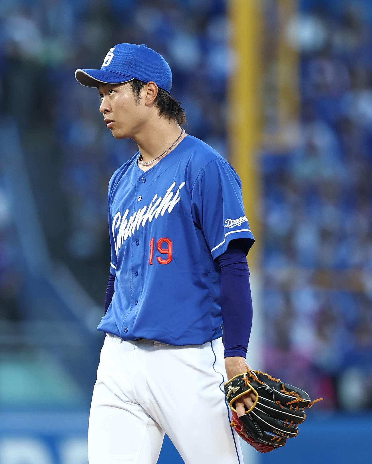 ヤクルト対中日　2回裏ヤクルト無死、オスナに四球を与える高橋宏（撮影・河田真司）