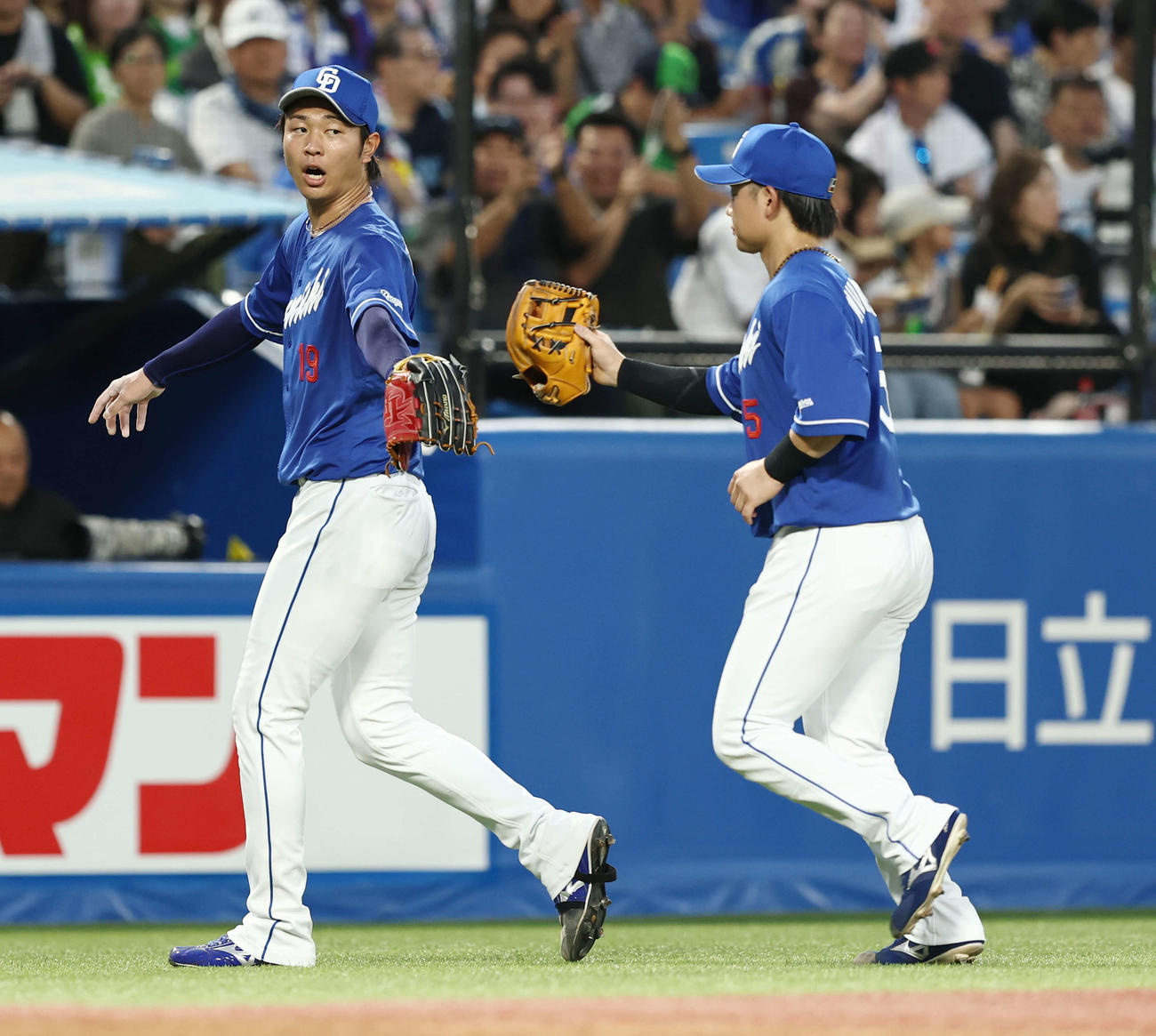 ヤクルト対中日　3回裏を抑えベンチに戻る高橋宏（撮影・河田真司）