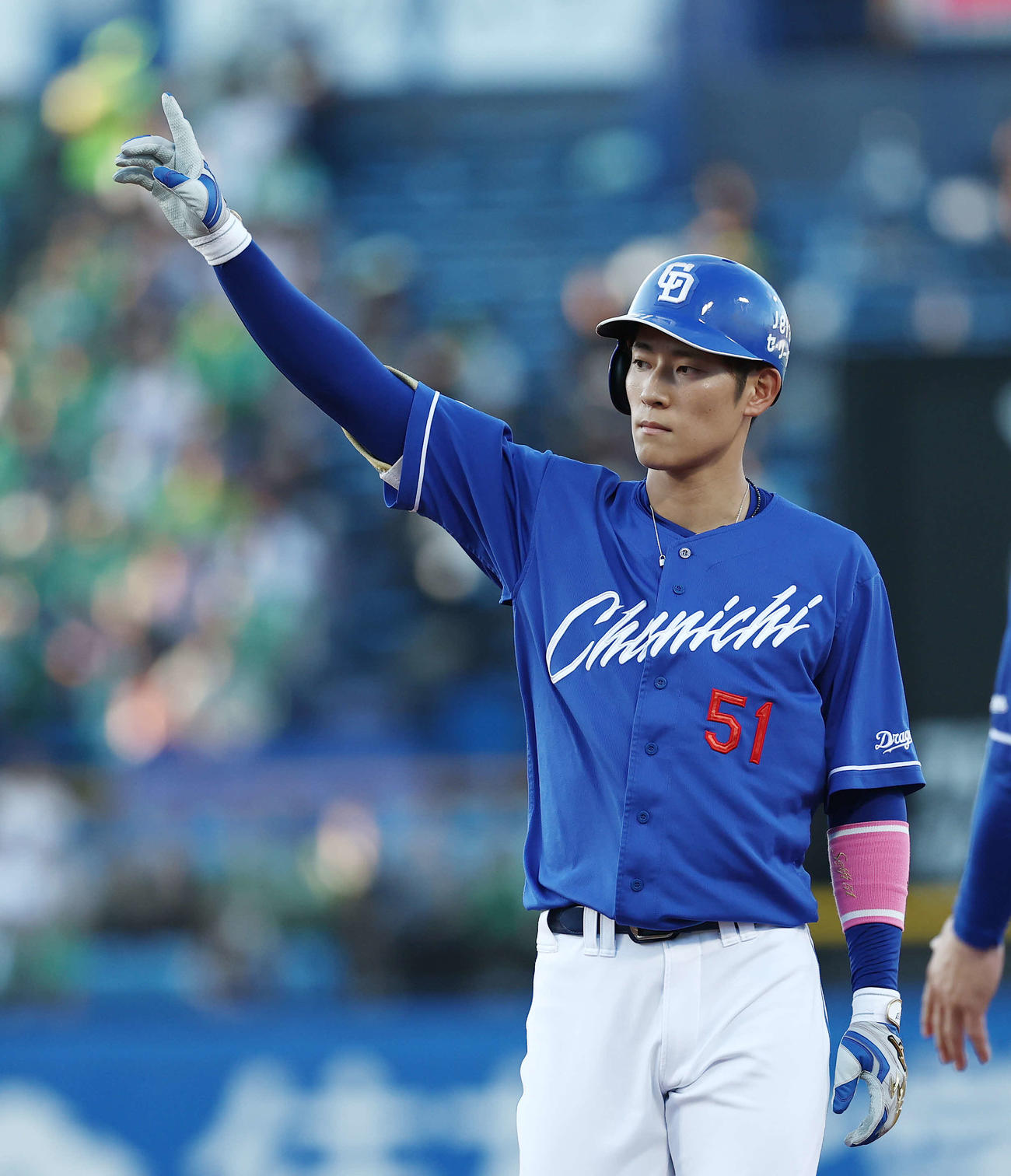 ヤクルト対中日　1回表中日1死一塁、中前打を放ち出塁する上林（撮影・河田真司）