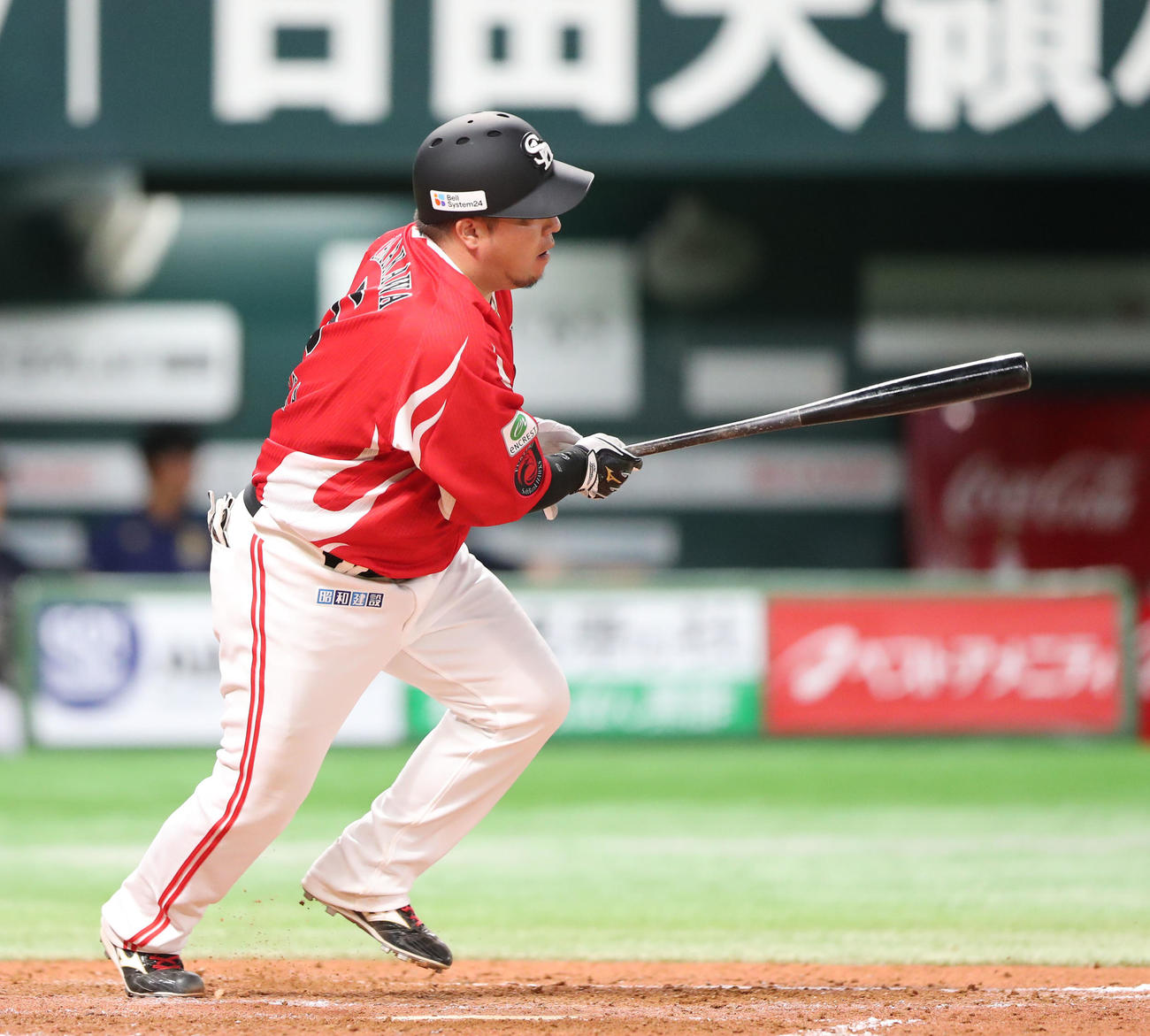ソフトバンク対オリックス　4回裏ソフトバンク1死一塁、山川は中前安打を放つ（撮影・梅根麻紀）