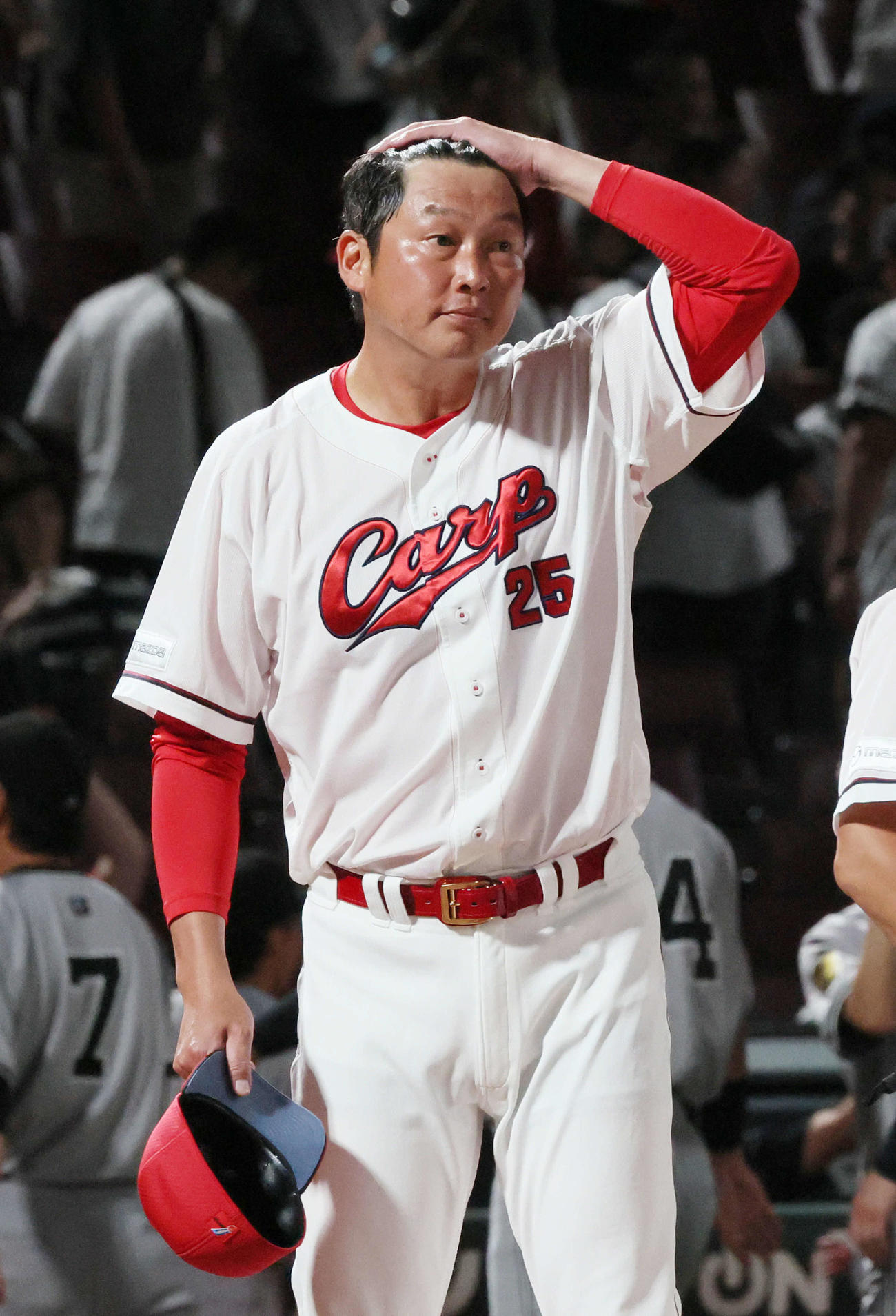 広島対巨人　敗れた新井監督（撮影・加藤孝規）