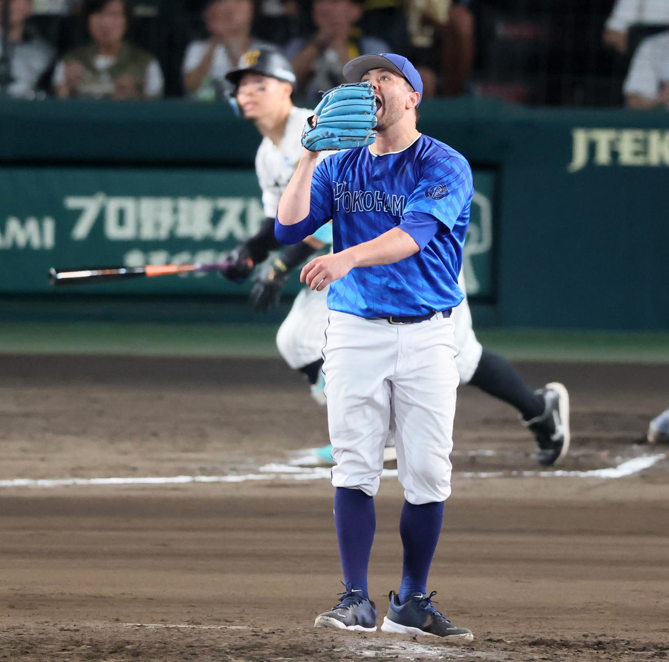 阪神対DeNA 6回裏阪神1死、ケイは佐藤輝に右越えソロ本塁打を浴びる（撮影・加藤哉）