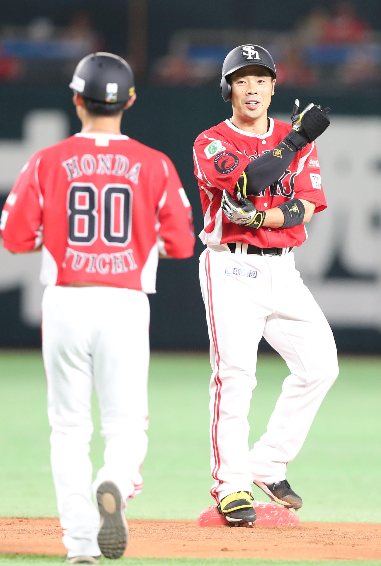 ソフトバンク対オリックス　2回裏ソフトバンク無死、左越え二塁打を放った近藤（撮影・梅根麻紀）