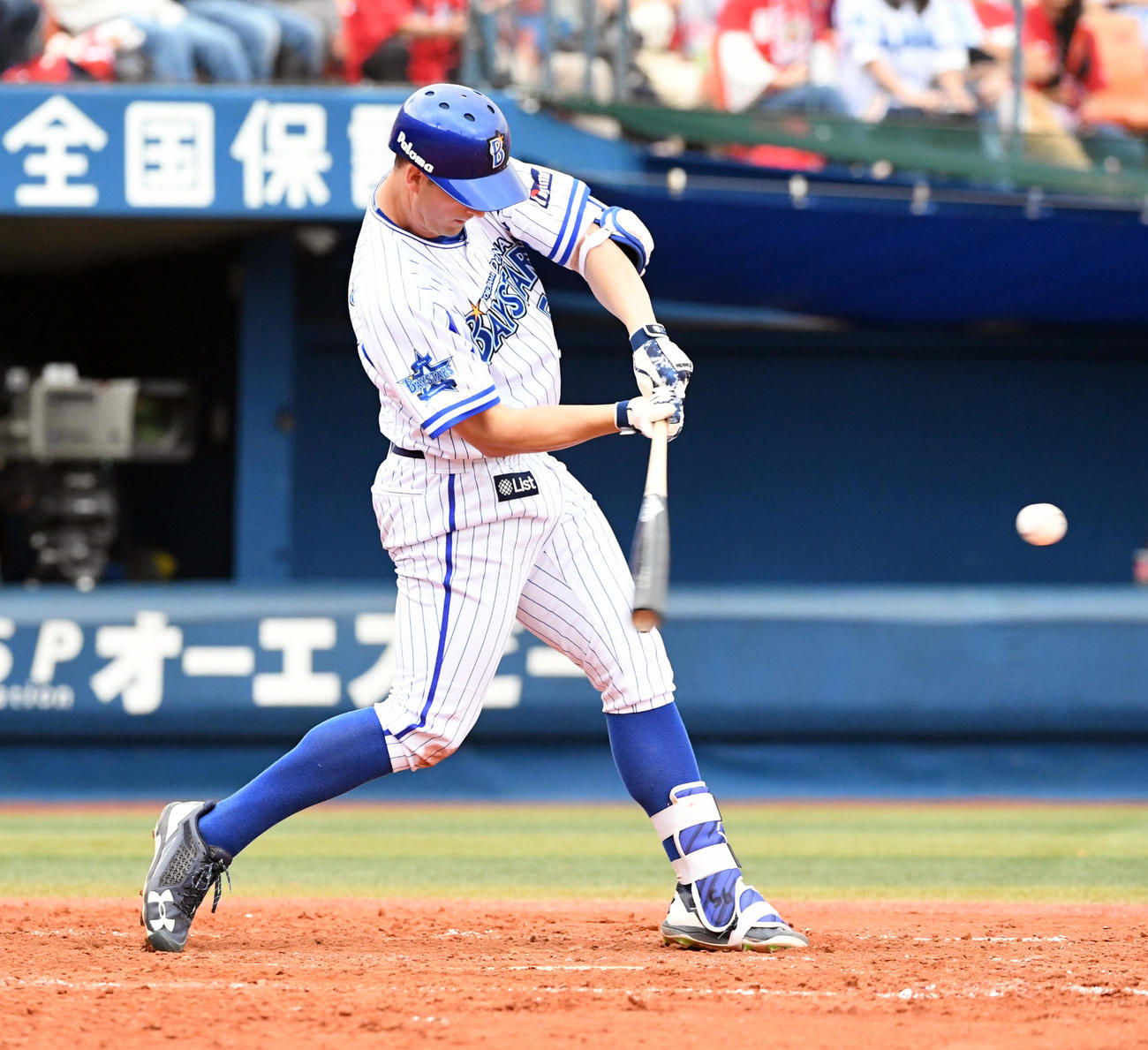 広島戦で左越え3点本塁打を放つジョー・ウィーランド（2017年10月1日撮影）