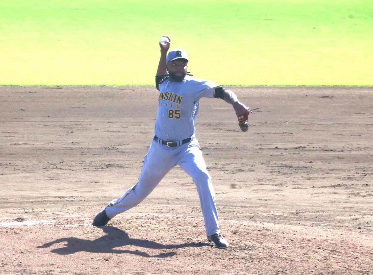 ウエスタン・リーグ広島対阪神　7回裏に登板した阪神ドリス（撮影・塚本光）