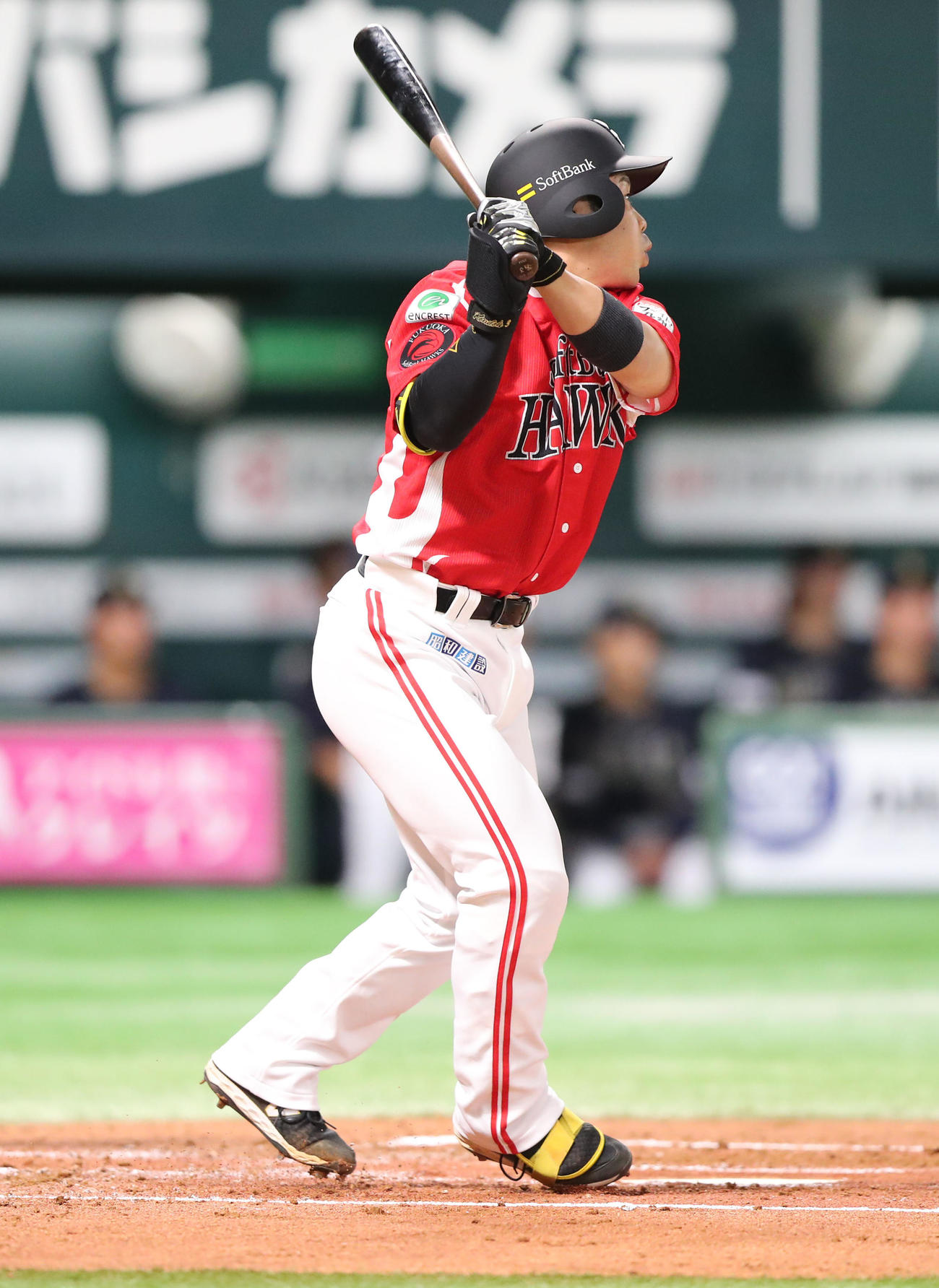 ソフトバンク対オリックス　2回裏ソフトバンク無死、近藤は左越え二塁打を放つ（撮影・梅根麻紀）