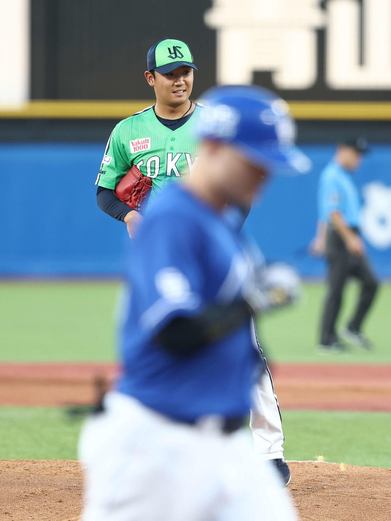 ヤクルト対中日　2回表中日無死、細川に中越え同点ソロ本塁打を浴びる奥川（撮影・河田真司）