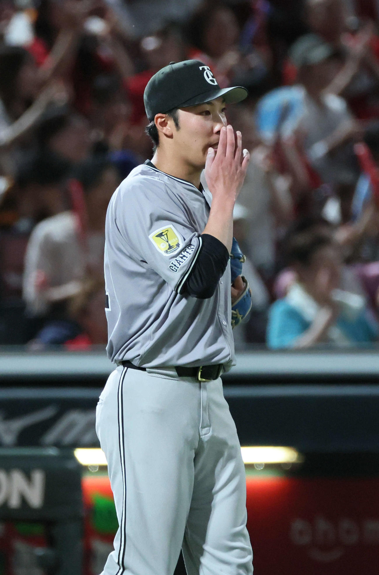 広島対巨人　5回裏広島無死満塁、大盛に走者一掃の右越え3点適時三塁打を浴びた赤星（撮影・加藤孝規）