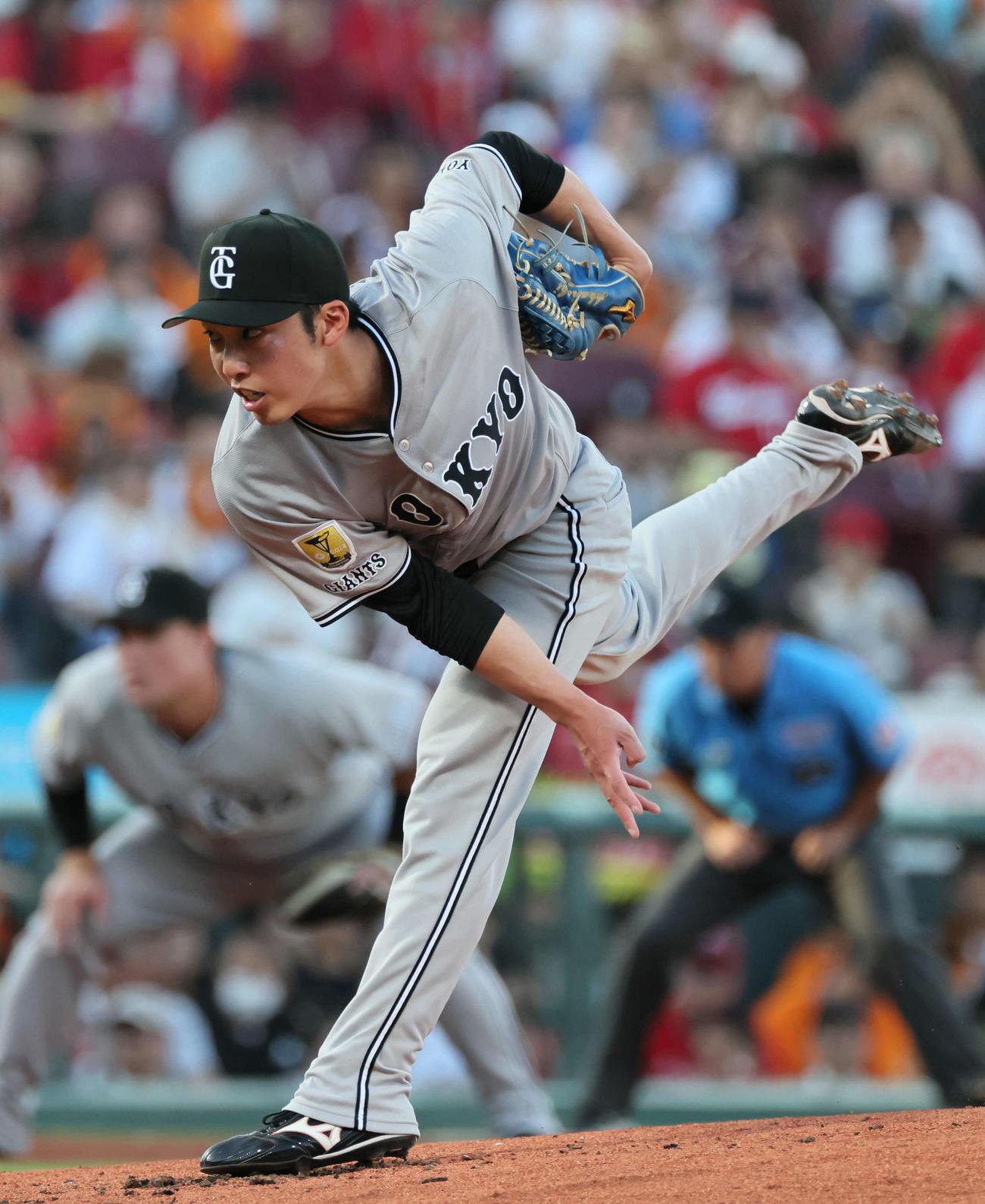 広島対巨人　巨人先発の赤星（撮影・加藤孝規）