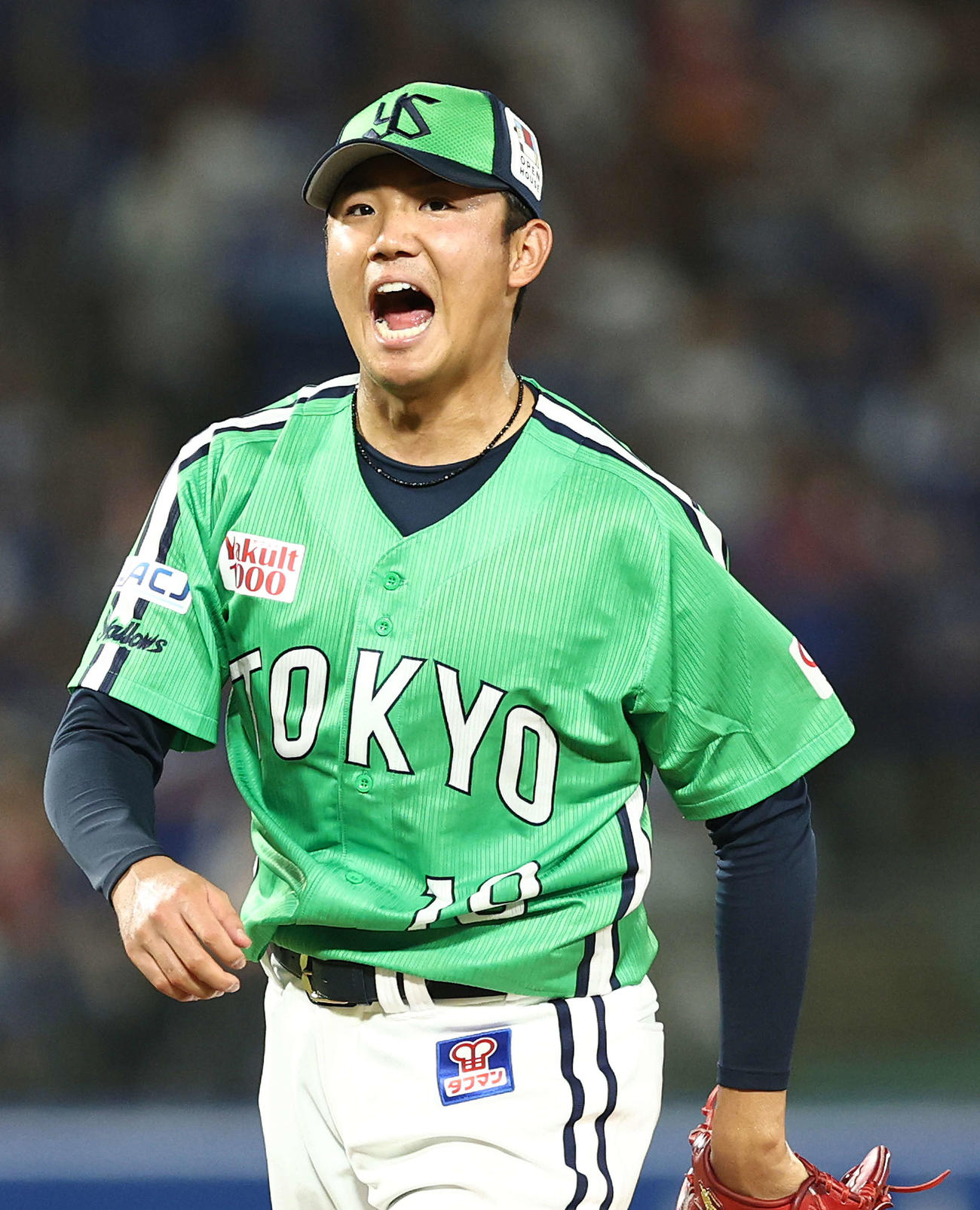 ヤクルト対中日　5回表を抑え雄たけびを上げる奥川（撮影・河田真司）