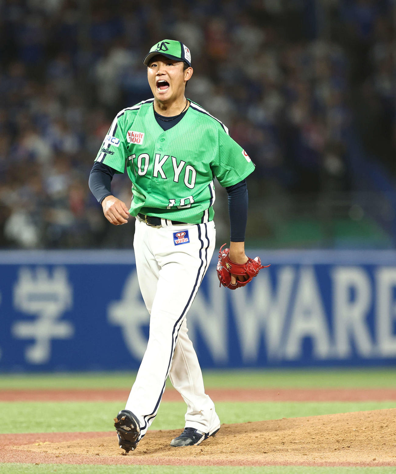 ヤクルト対中日　5回表を抑え雄たけびを上げる奥川（撮影・河田真司）