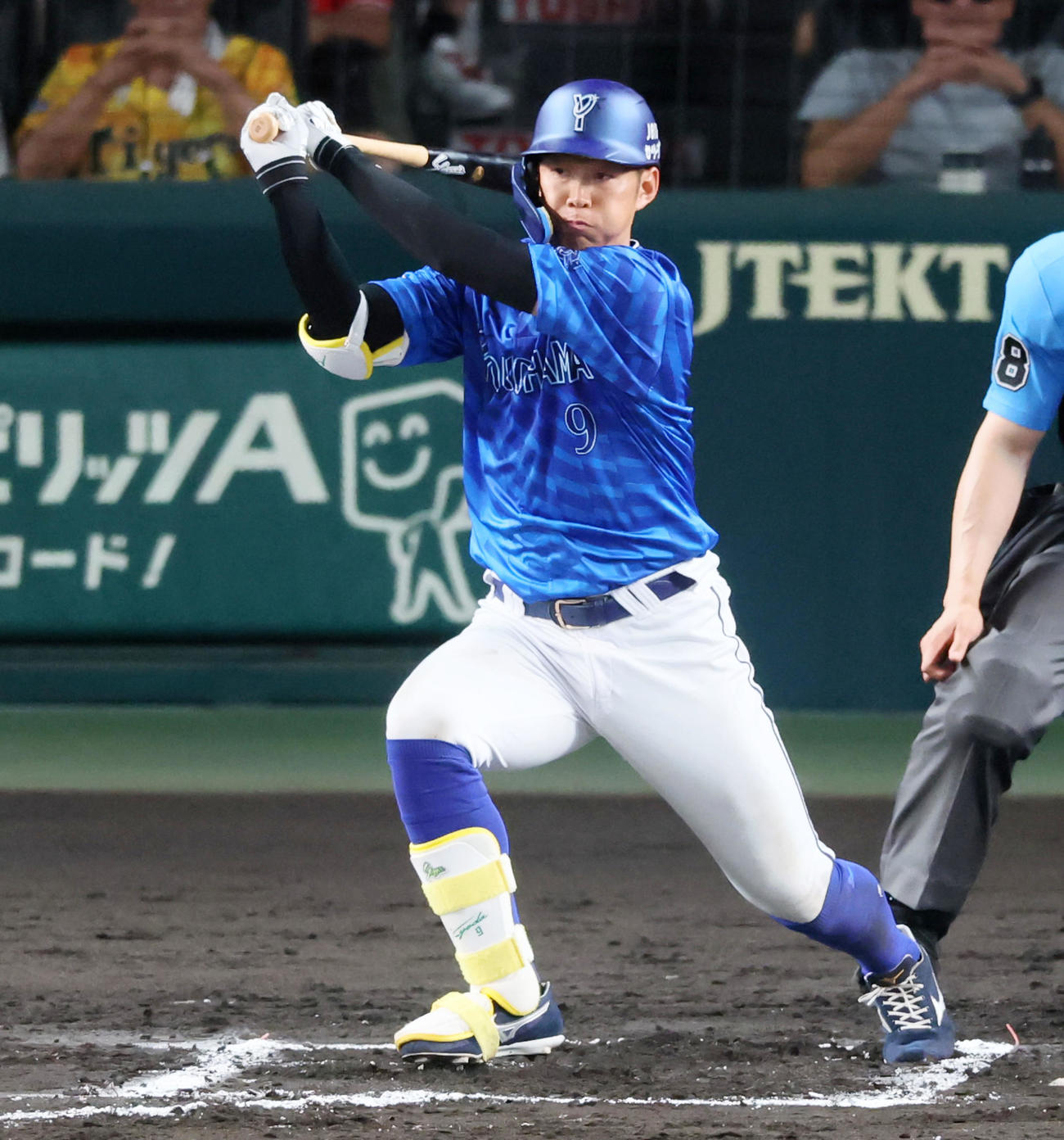 阪神対DeNA 6回表DeNA2死一、三塁、京田は右前適時打を放つ（撮影・加藤哉）