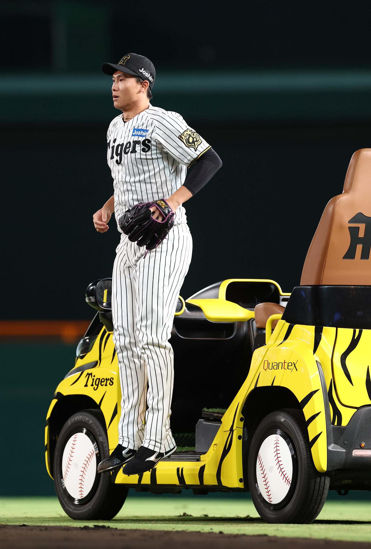 阪神対DeNA　阪神2番手の湯浅（撮影・上田博志）