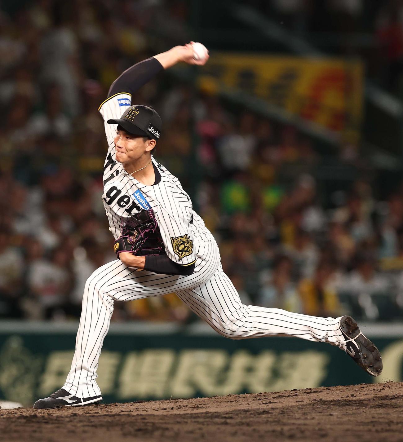 阪神対DeNA　阪神2番手の湯浅（撮影・上田博志）