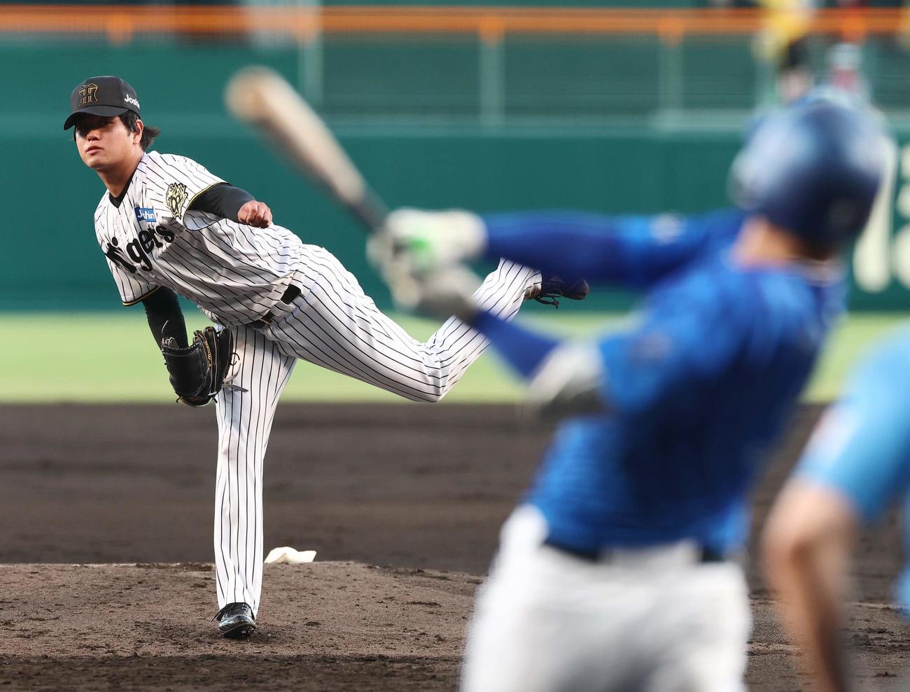 阪神対DeNA 2回表DeNA1死、高橋遥は松尾を遊飛に打ち取る（撮影・上田博志）