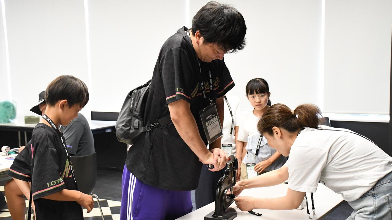 昨年ZOZOマリンで実施した「無料観戦チケット付きSDGs出前授業」（球団提供）