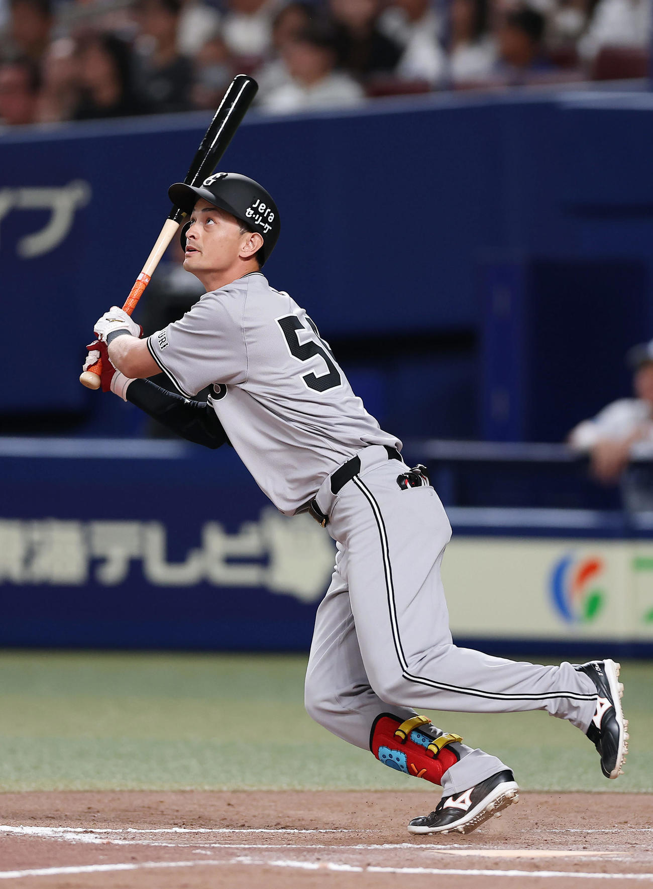 中日対巨人　9回表巨人無死、中飛に倒れる代打乙坂（撮影・前田充）
