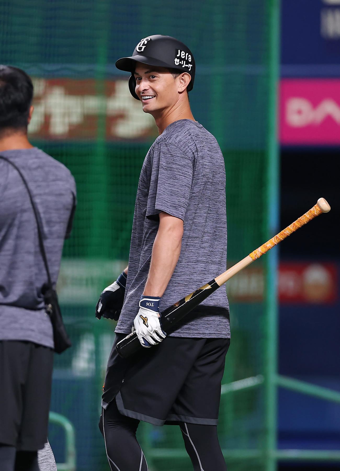 中日対巨人　練習に臨む巨人乙坂（撮影・前田充）
