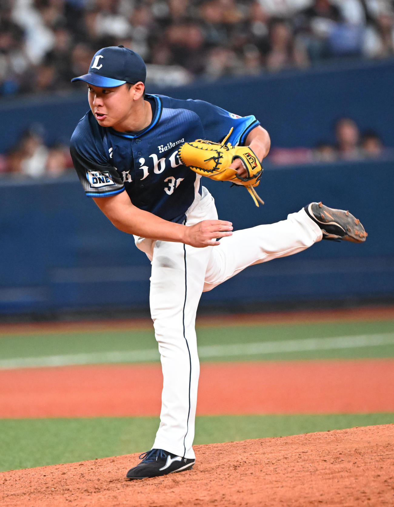 オリックス対西武　10回に登板する西武山田（撮影・和賀正仁）