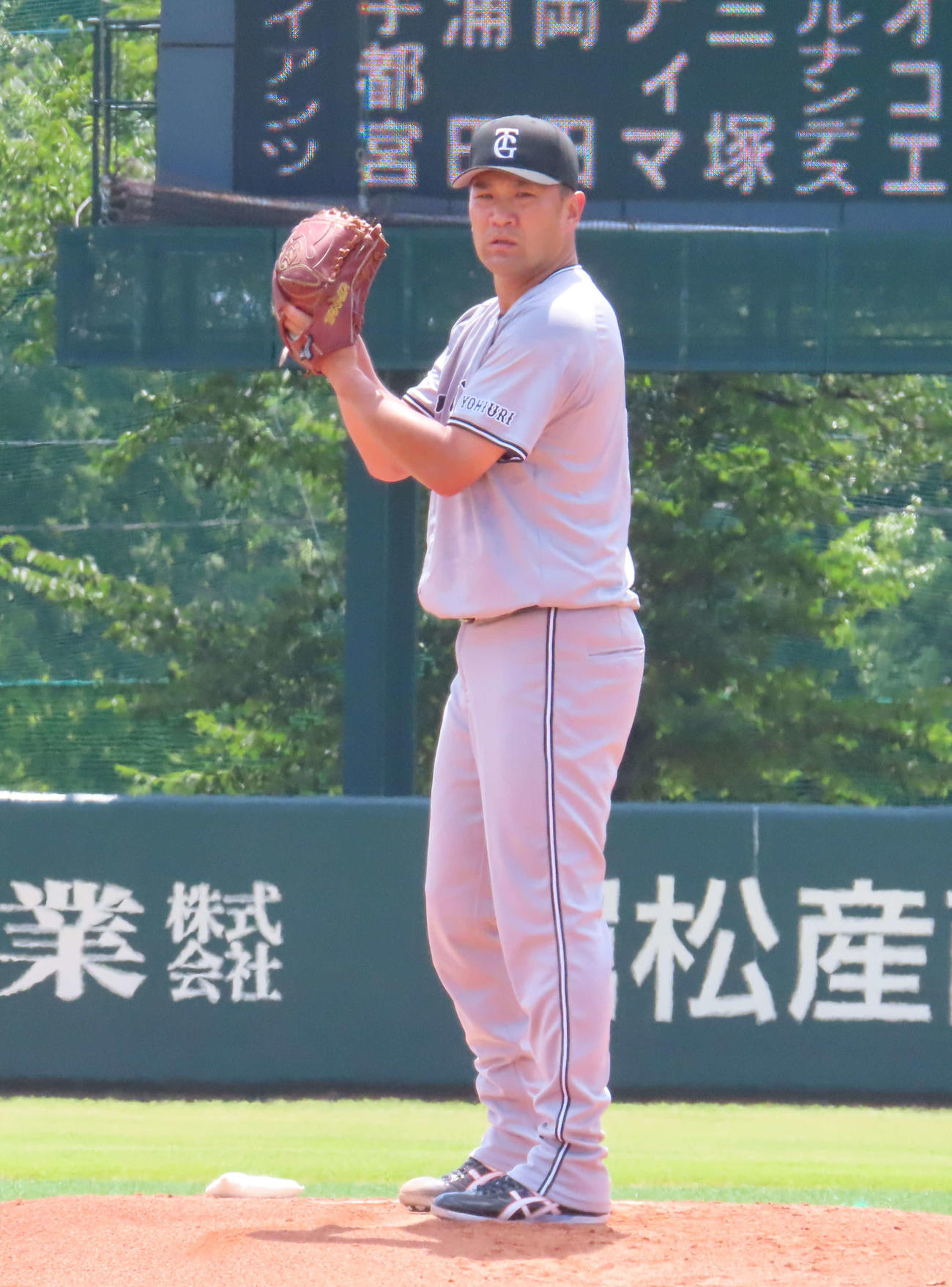 先発し力投する巨人田中将（撮影・水谷京裕）